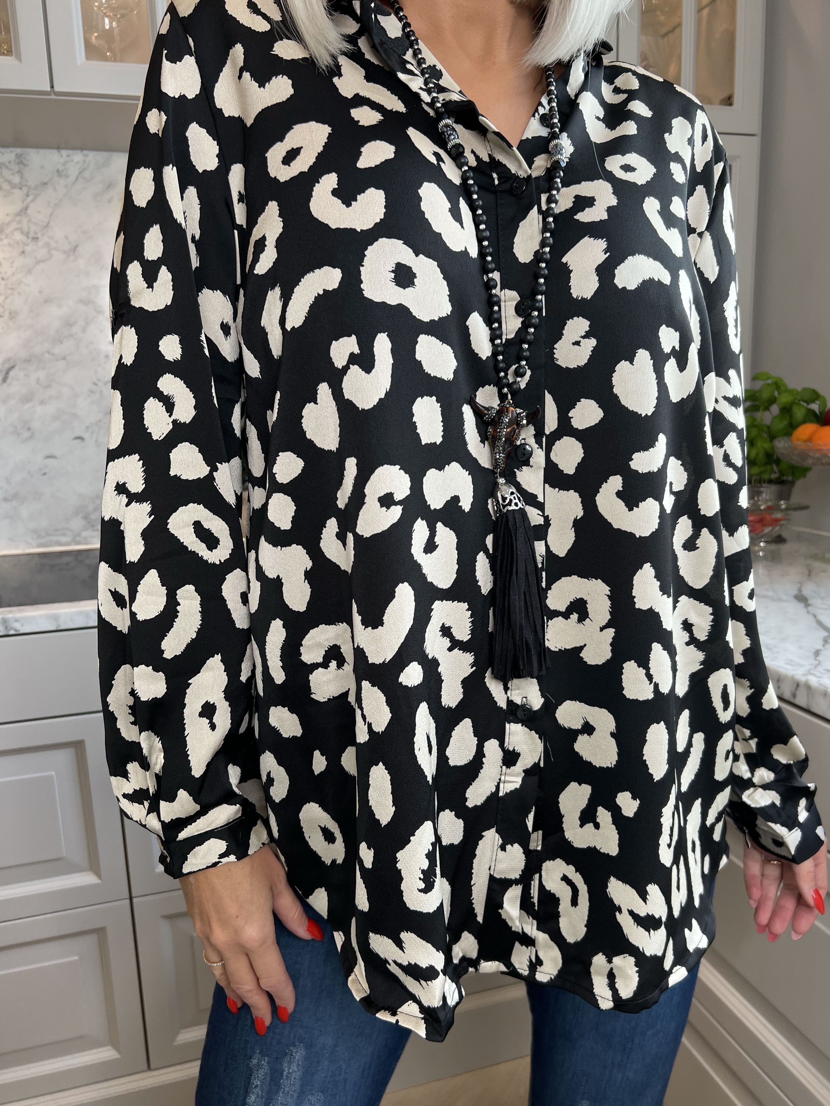 Fadia - Sød leopardskjorte i silkelook